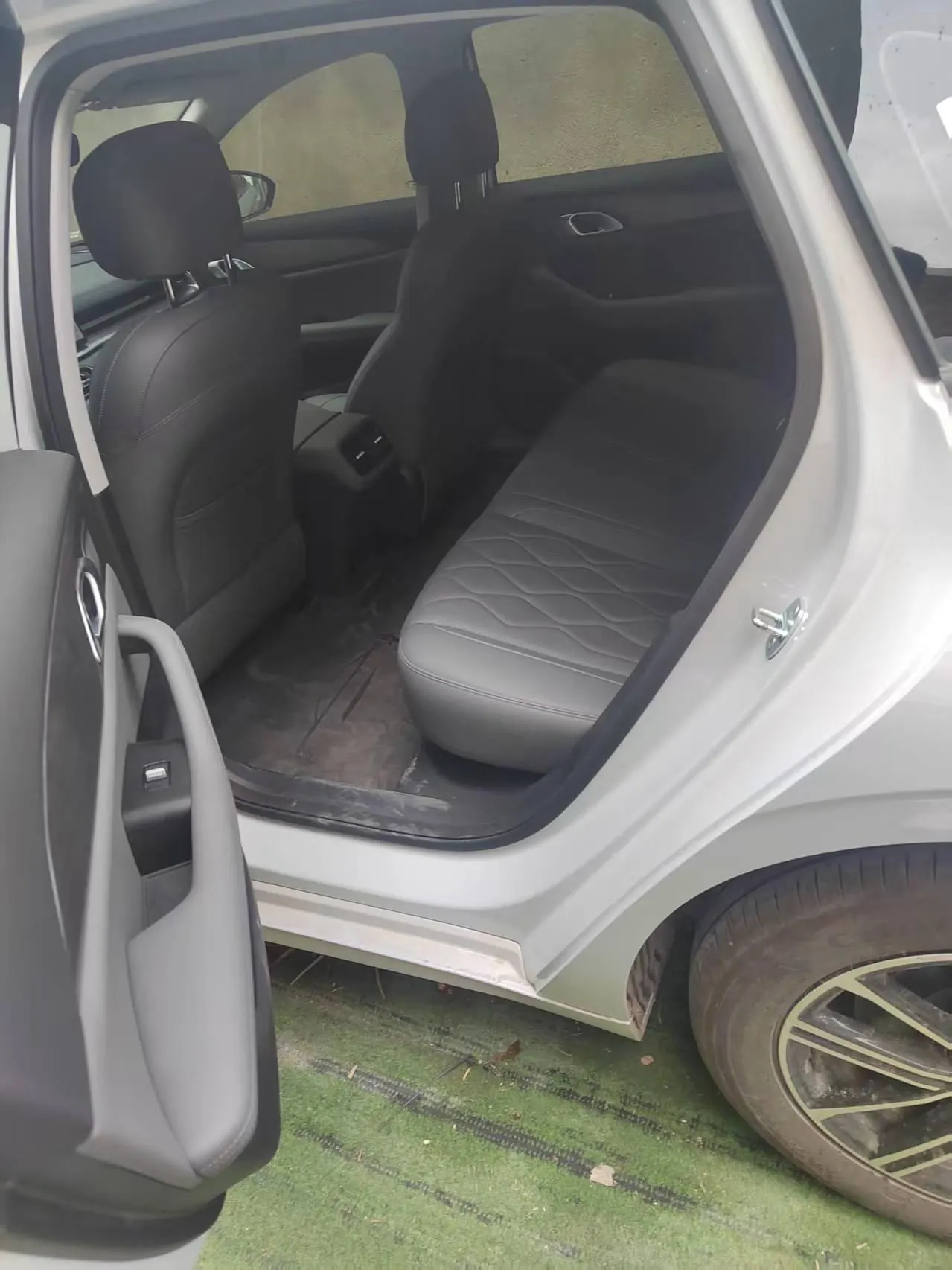 Geely Galaxy 2025 A7 EM-i 1.5 70km Premium Edition Automatic Gear 4