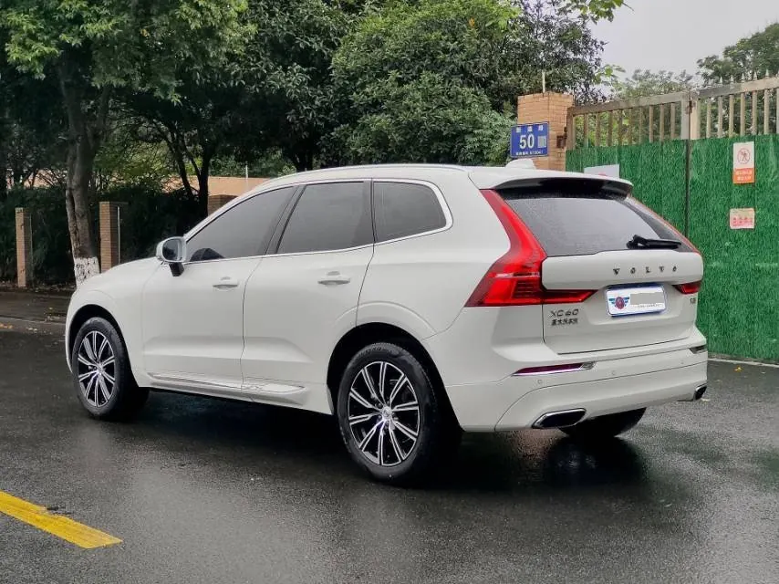 Volvo 2021 XC60 2.0T T5 4-wheel drive smart luxury automatic gear 4