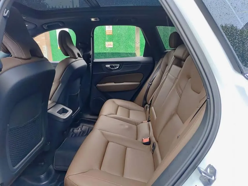 Volvo 2021 XC60 2.0T T5 4-wheel drive smart luxury automatic gear 7