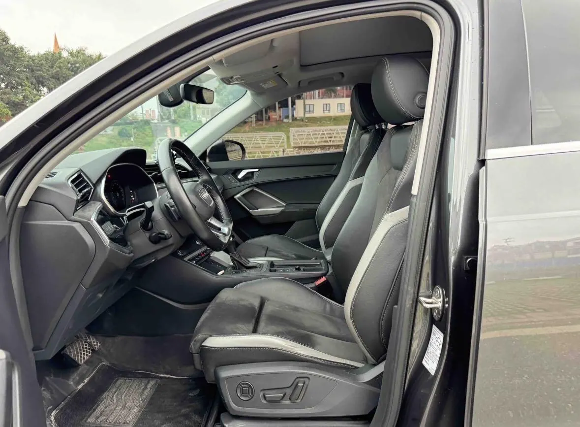 Audi 2021 Q3 1.4TFSI 35TFSI into the life version of automatic gear 2