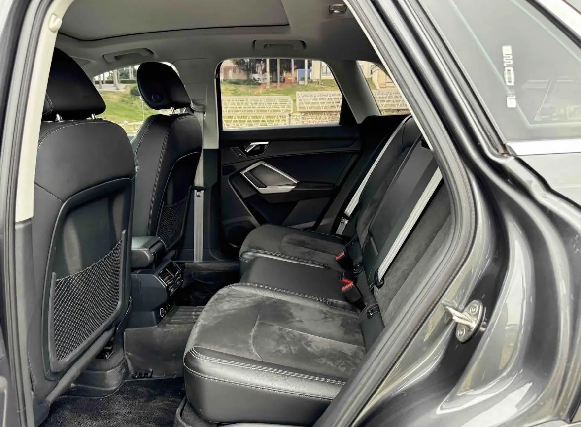 Audi 2021 Q3 1.4TFSI 35TFSI into the life version of automatic gear 3