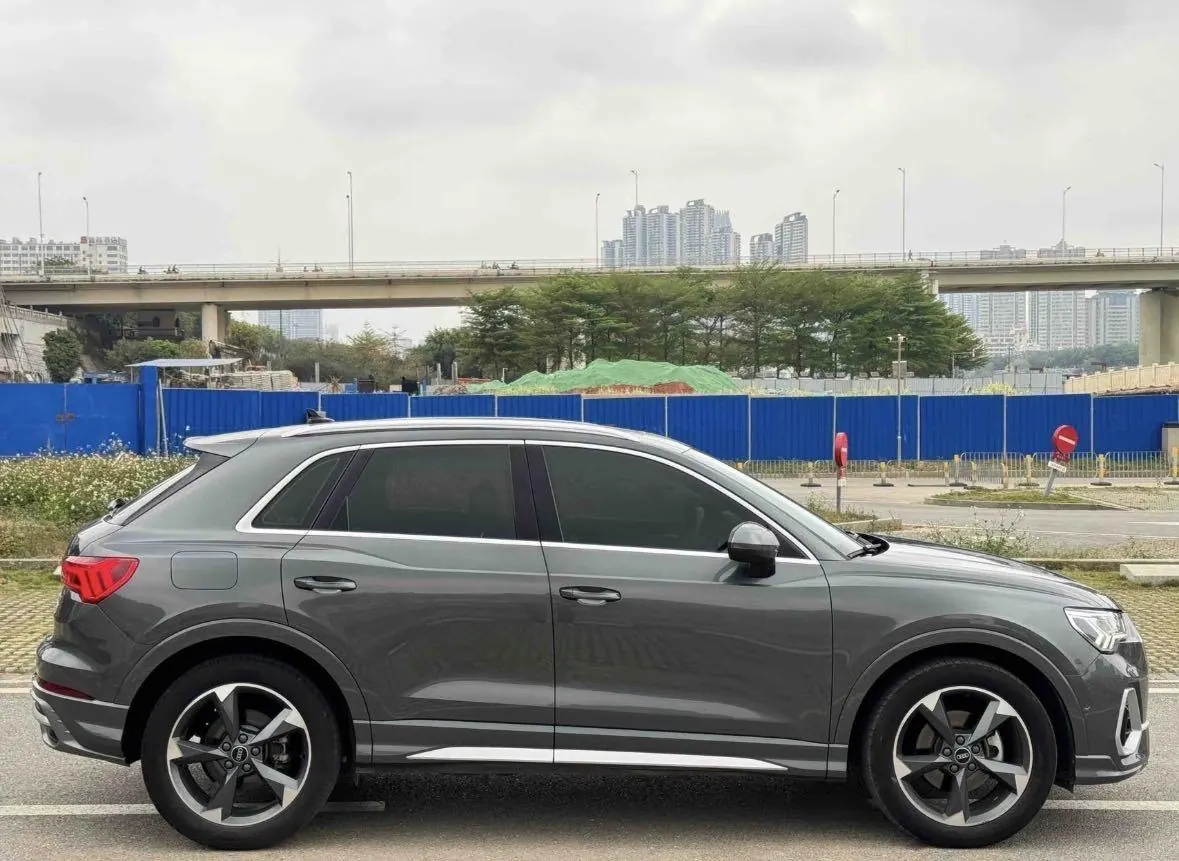 Audi 2021 Q3 1.4TFSI 35TFSI into the life version of automatic gear 5