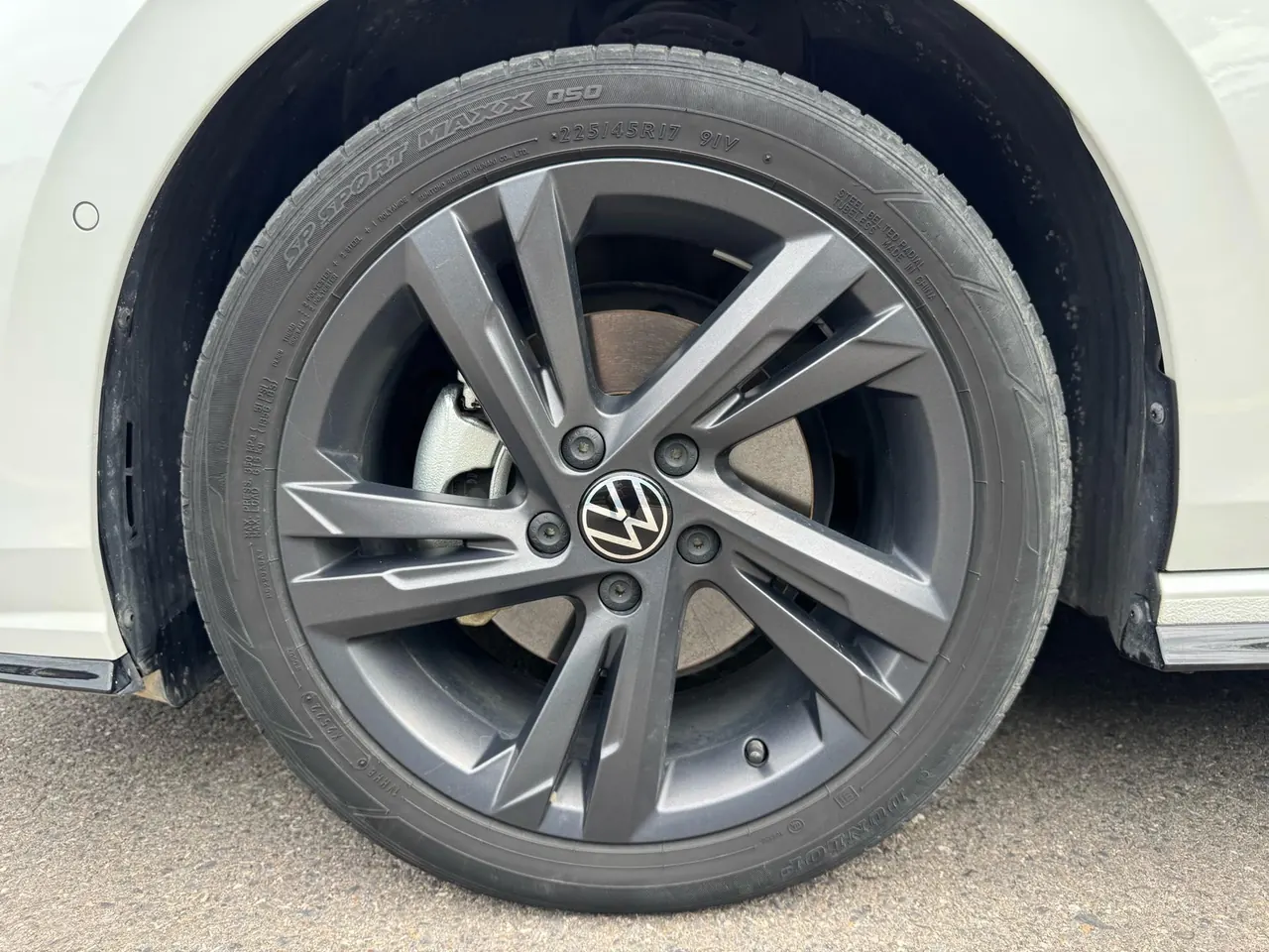 Volkswagen 2021 Golf 8 R-Line 1.4TSI 280TSI Automatic 12