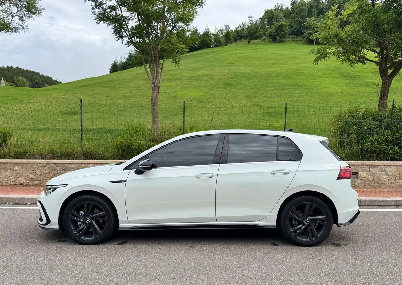 Volkswagen 2021 Golf 8 R-Line 1.4TSI 280TSI Automatic 4