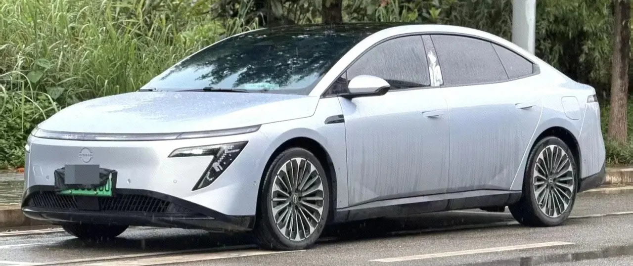 Open image lightbox: Nissan 2025 N7 625 Max Automatic