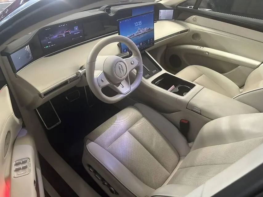 Luxeed 2025 S9T four-wheel drive Ultra automatic transmission 2