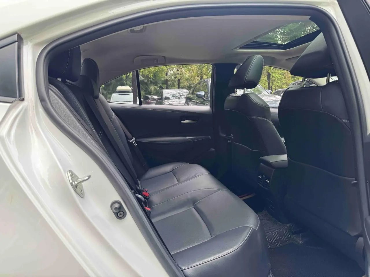 Toyota 2021 Corolla 1.2T Stepless Deluxe Edition Automatic Gear 10