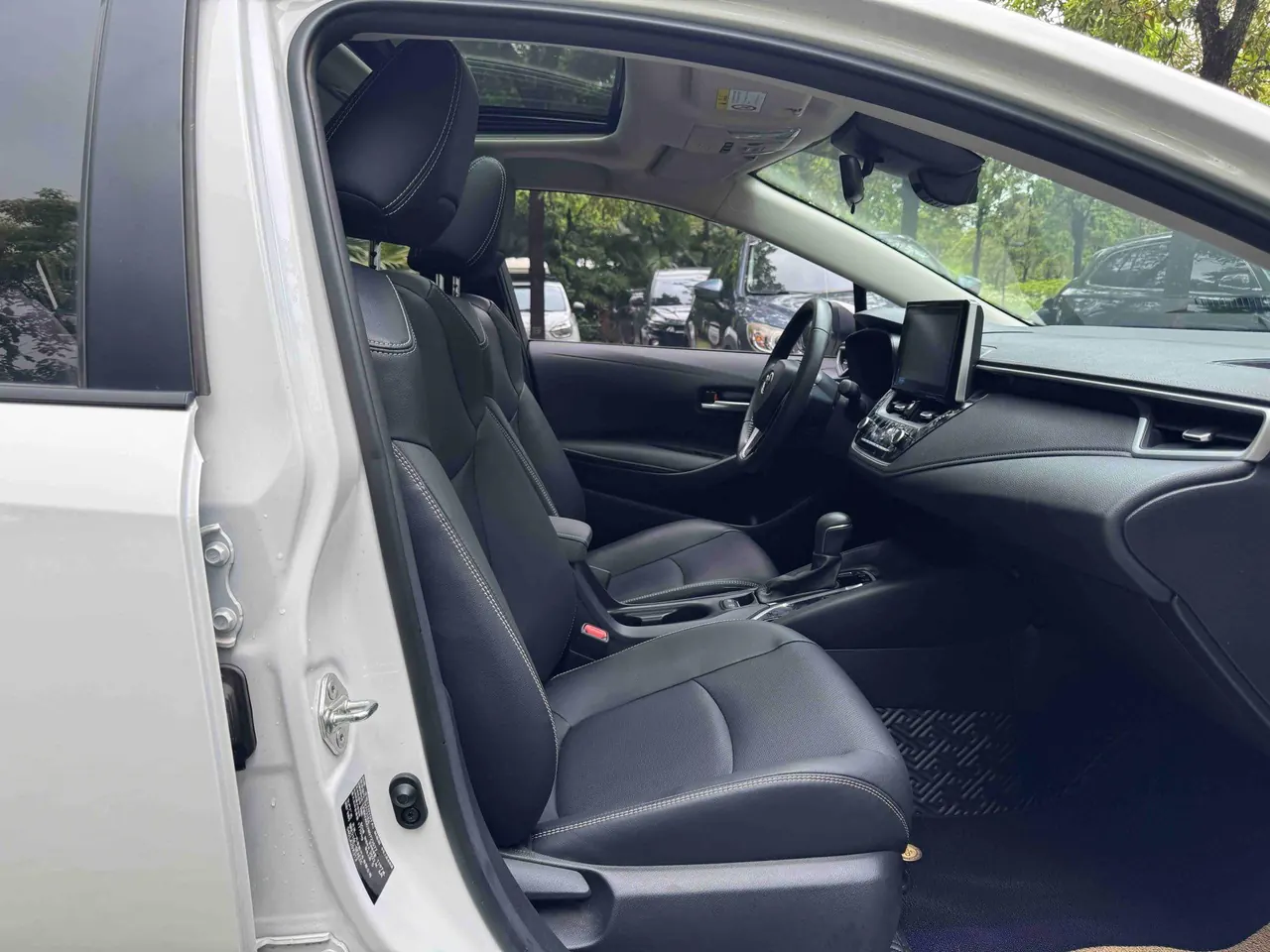 Toyota 2021 Corolla 1.2T Stepless Deluxe Edition Automatic Gear 13