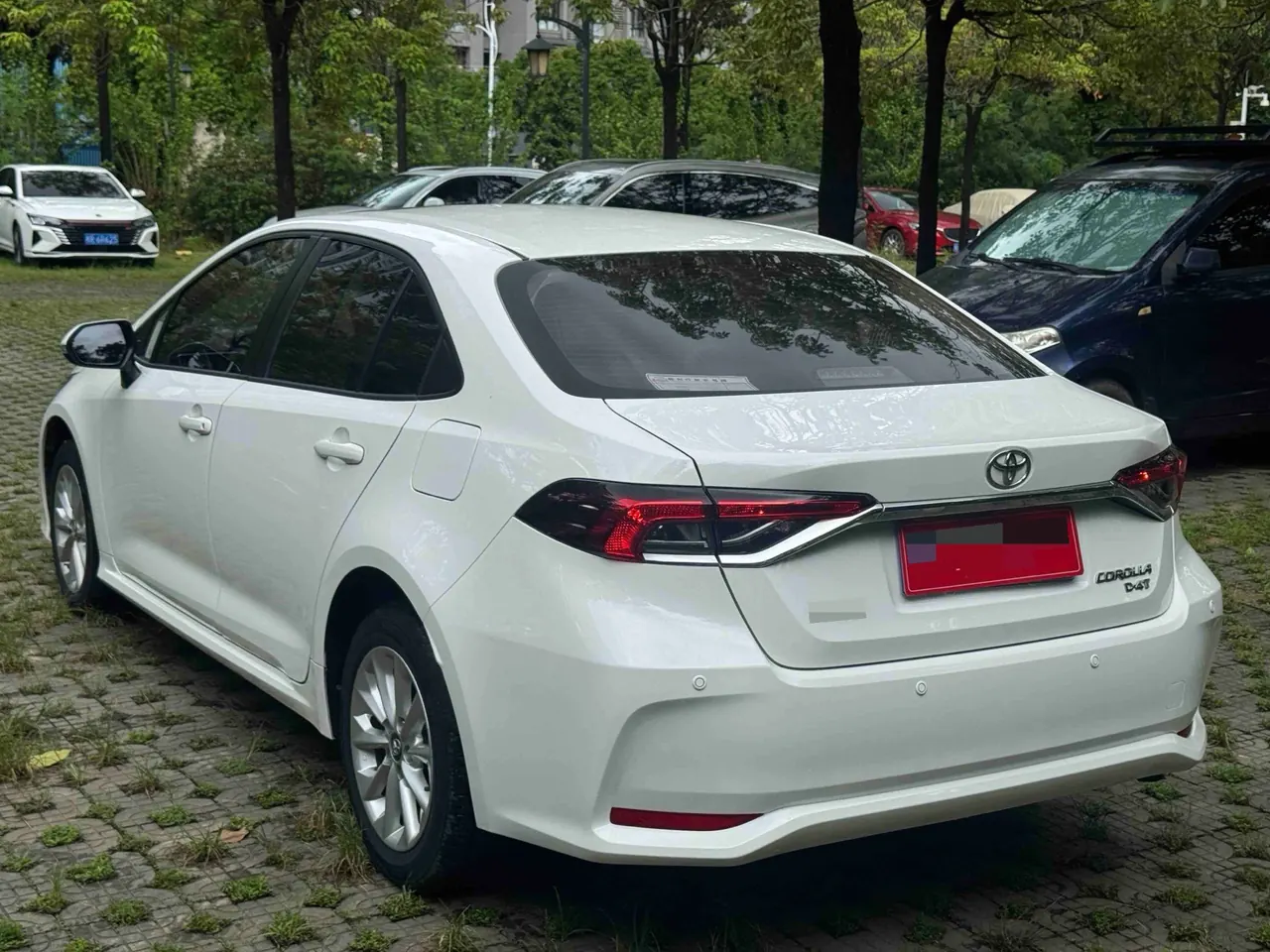 Toyota 2021 Corolla 1.2T Stepless Deluxe Edition Automatic Gear 16