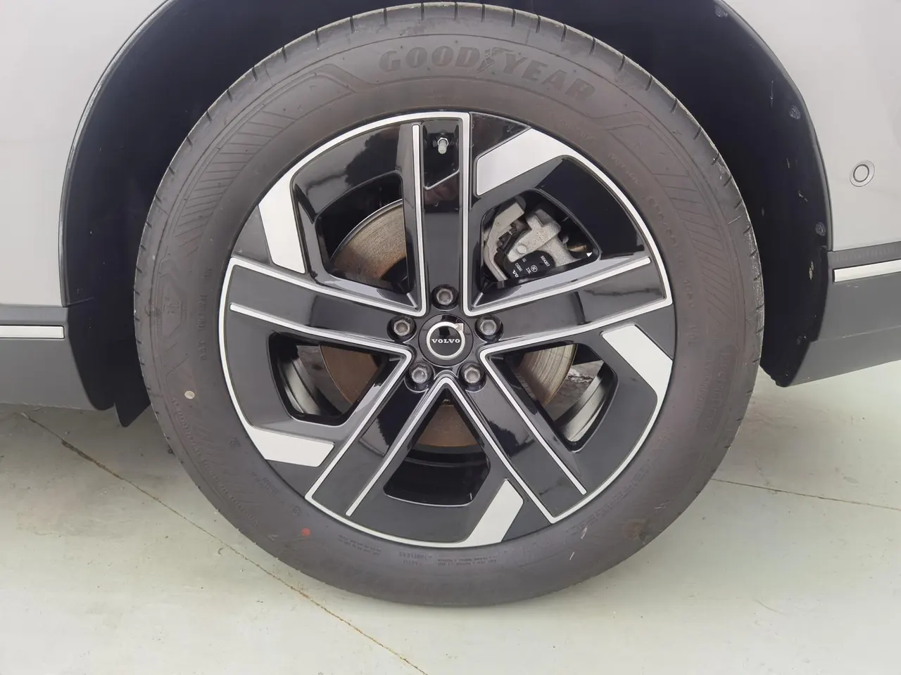 Volvo 2026 XC70 1.5T Two-Drive Long Endurance Core Automatic Gear 17