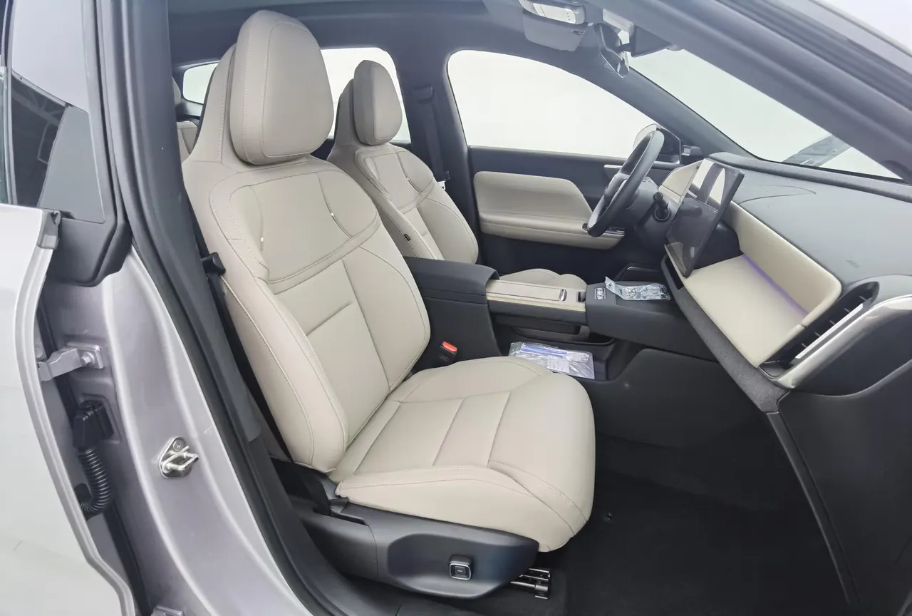 Volvo 2026 XC70 1.5T Two-Drive Long Endurance Core Automatic Gear 18