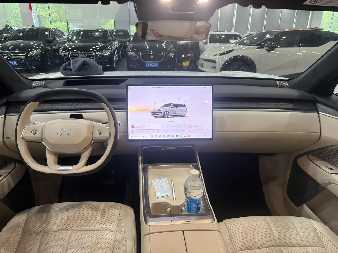 ONVO 2025 L90 Max six-seat automatic gear 3
