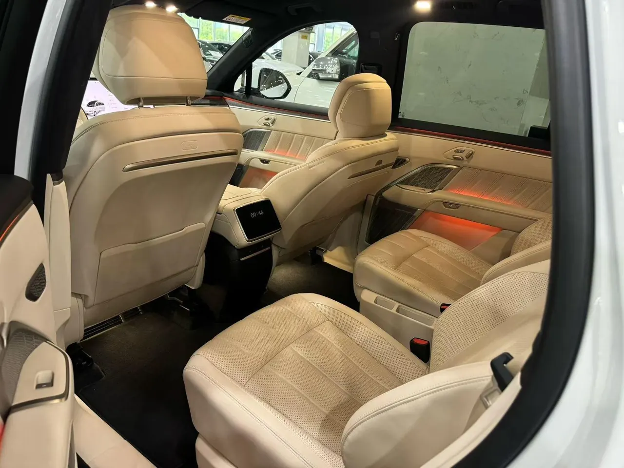 ONVO 2025 L90 Max six-seat automatic gear 4