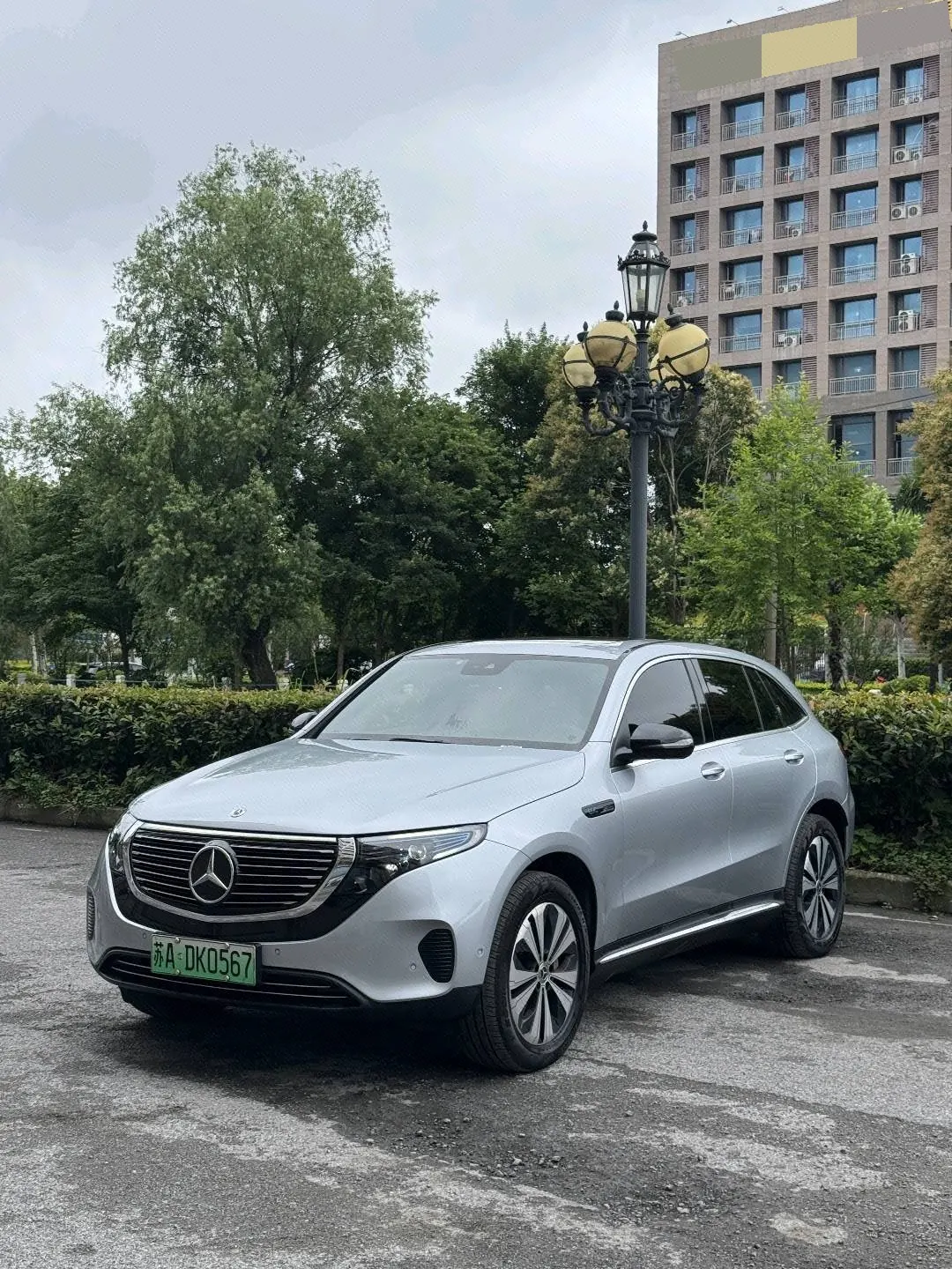 Open image lightbox: Mercedes Benz 2022 EQC 350 4MATIC EQC 350 4MATIC automatic gear