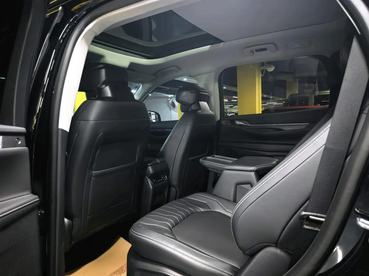 Ford 2025 Ruijie L 2.0T EcoBoost Two-wheel Drive 7-seat Luxury Automatic Gear 5