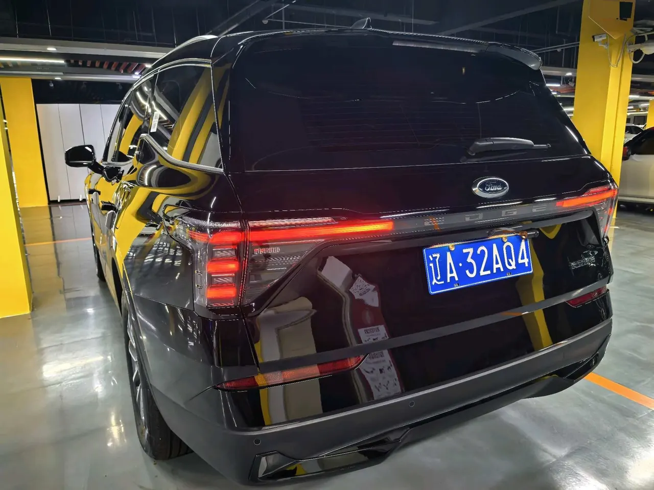 Ford 2025 Ruijie L 2.0T EcoBoost Two-wheel Drive 7-seat Luxury Automatic Gear 6