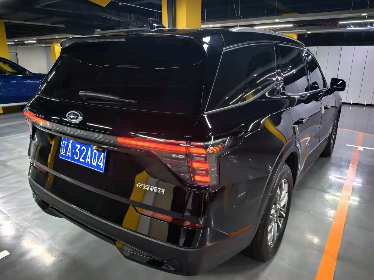 Ford 2025 Ruijie L 2.0T EcoBoost Two-wheel Drive 7-seat Luxury Automatic Gear 8