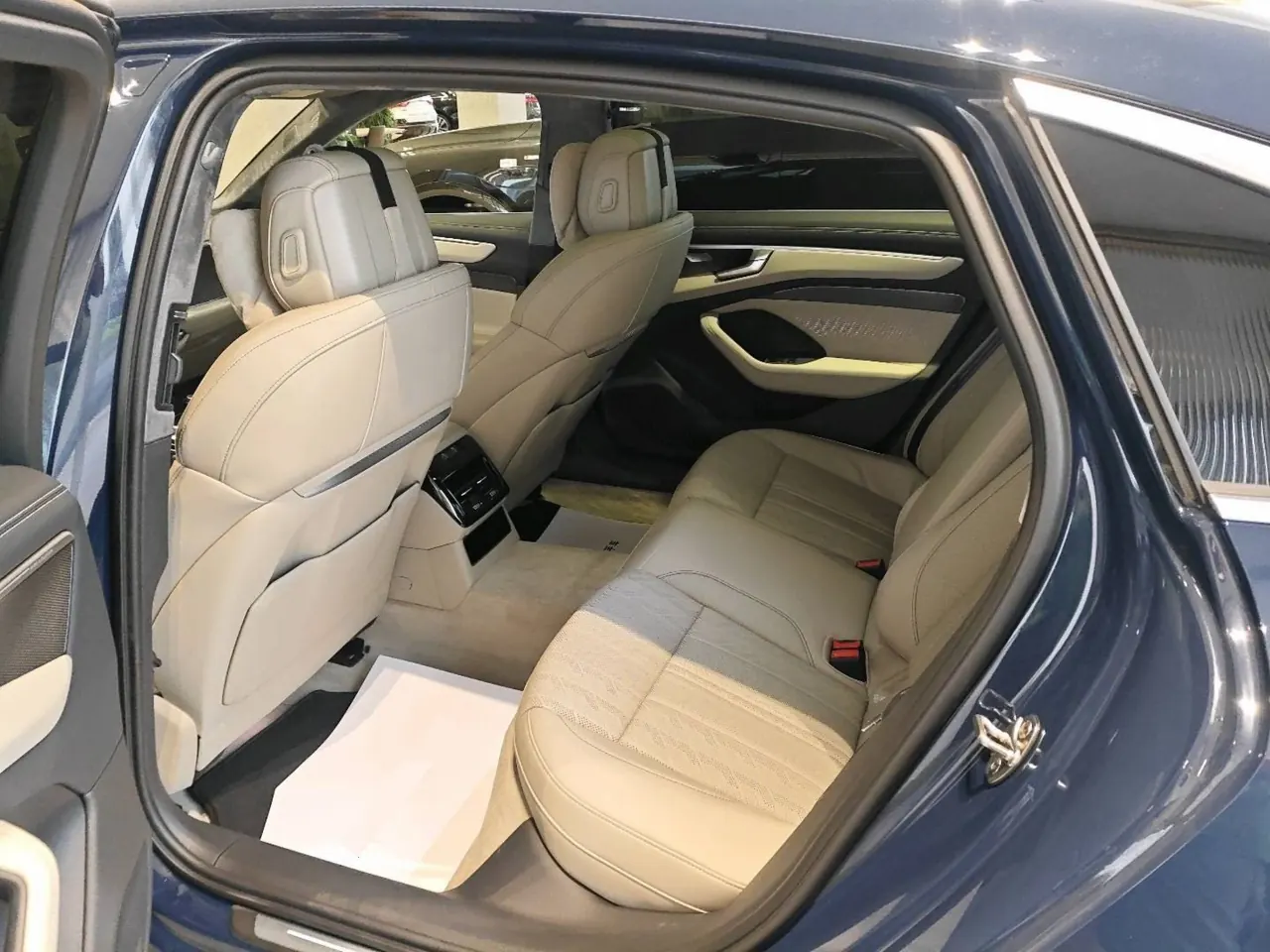 Audi 2026 A6L 2.0T Quattro Enjoy Elegant Automatic Gear 4