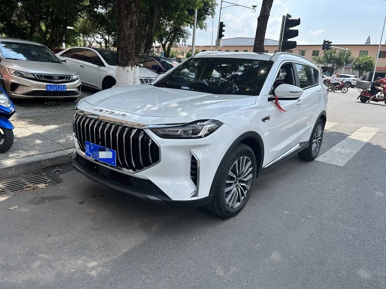 打开图片灯箱：Jetour 2026 X70 PLUS 1.5T Luxury 7-seat Automatic Gear