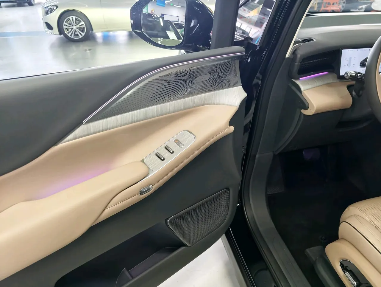 Xpeng 2026 X9 1602 Ultra Automatic 3
