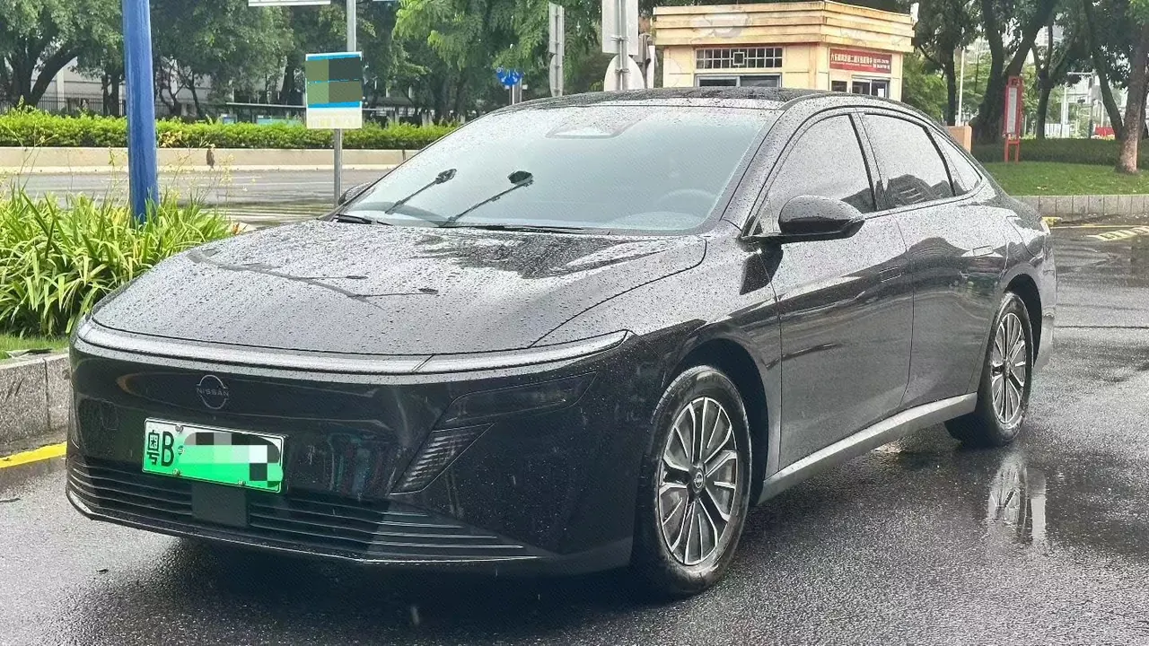 Open image lightbox: Nissan 2026 N6 1.5 180 Max Automatic