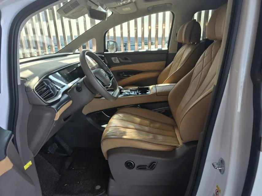 Denza 2022 Denza D9 DM-i 1.5T stepless 970 four-wheel drive flagship automatic gear 2