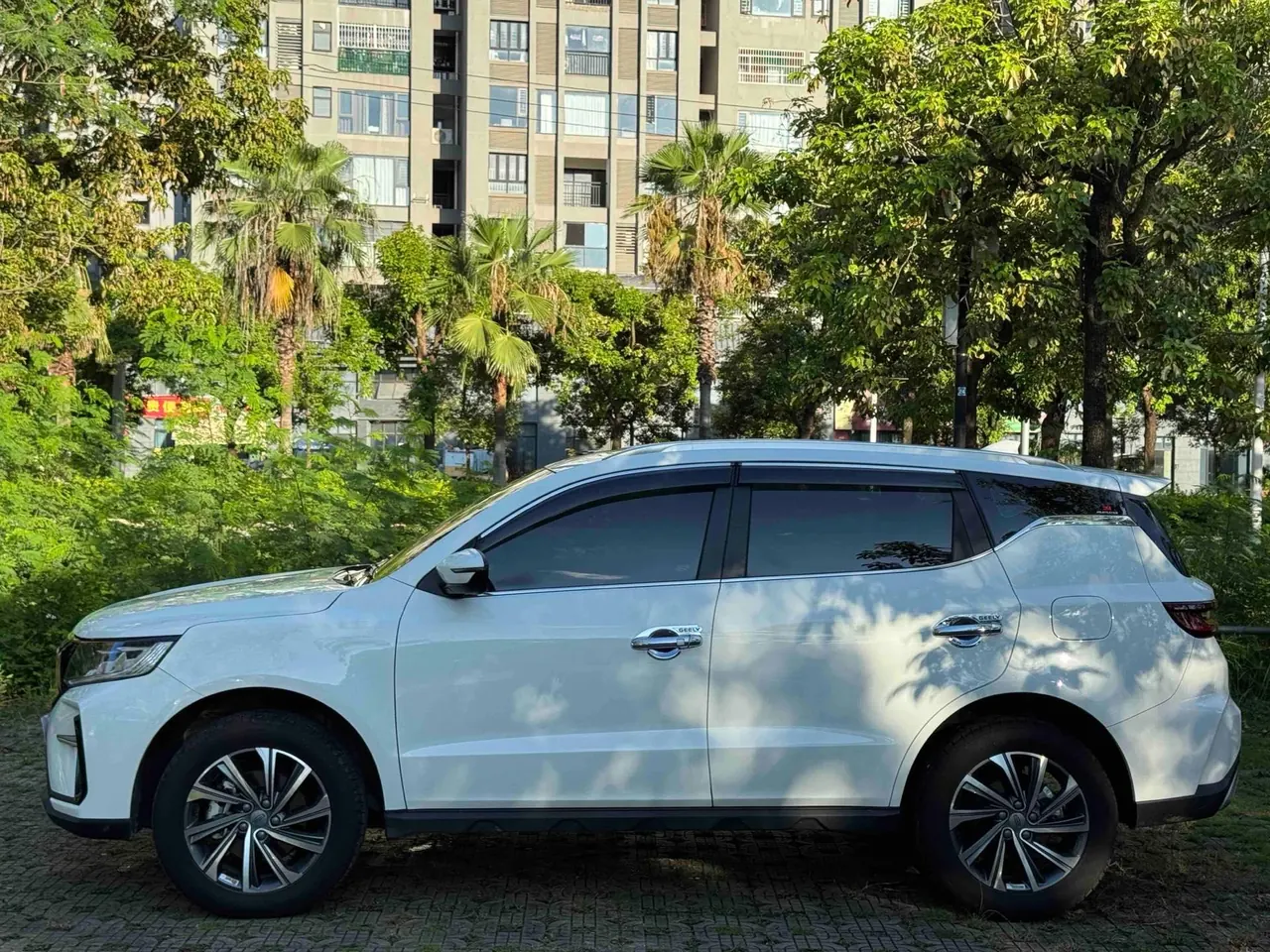 Geely Vision SUV(X6) 2021 Vision X6 Pro 1.4T Premium Automatic 18