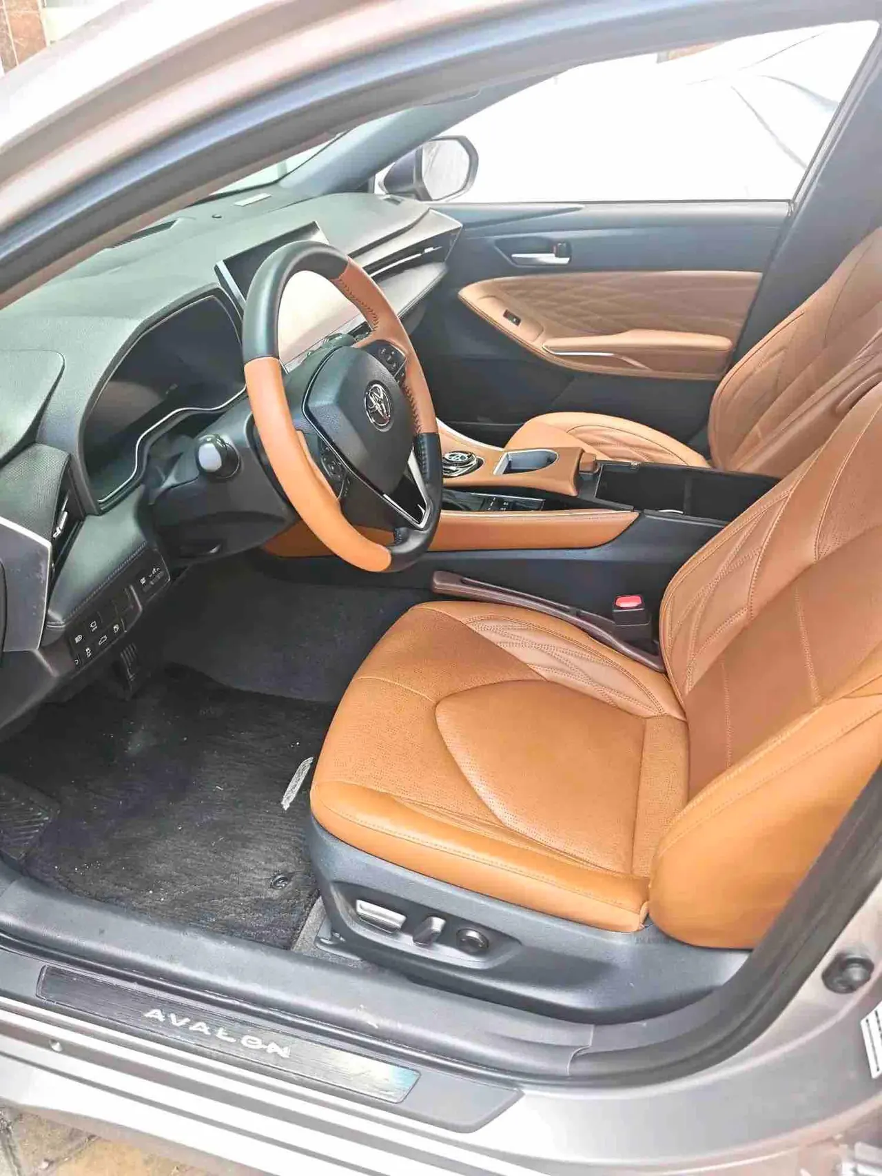 Toyota 2022 Asian Dragon Double Engine 2.5 Stepless XLE Premium Automatic Gear 2