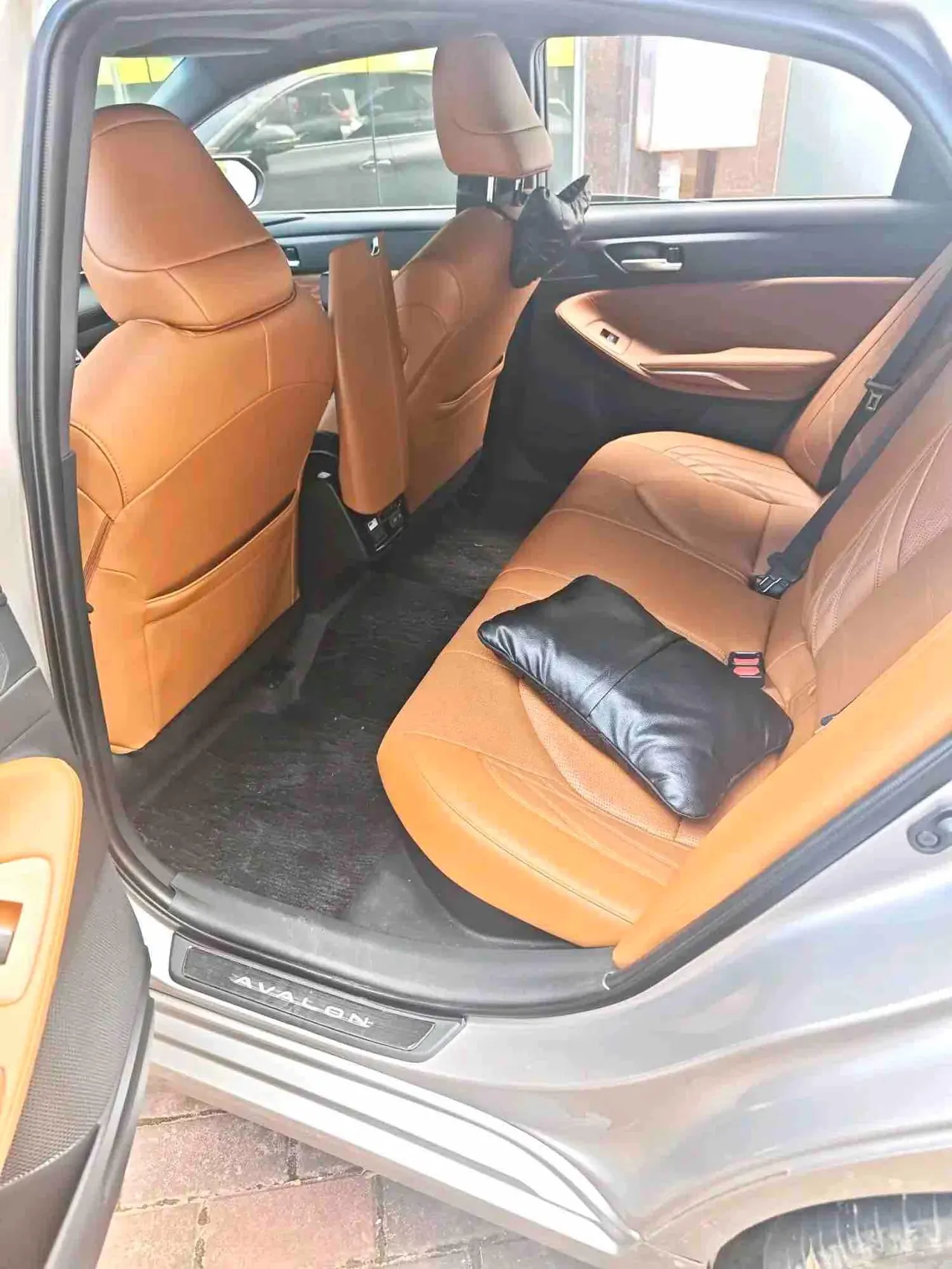 Toyota 2022 Asian Dragon Double Engine 2.5 Stepless XLE Premium Automatic Gear 4