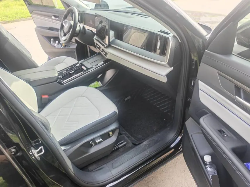 Volkswagen 2026 models of the tour 2.0TSI 450TSI four-wheel drive extreme version of the automatic gear 3