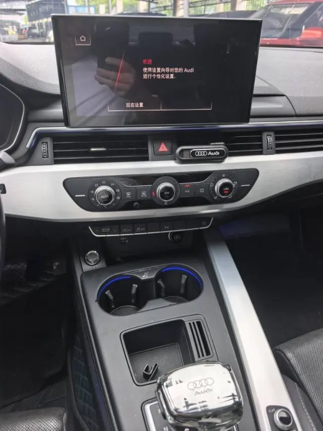 Audi 2020 A4L 2.0TFSI 40TFSI Fashion Elegant Automatic 4