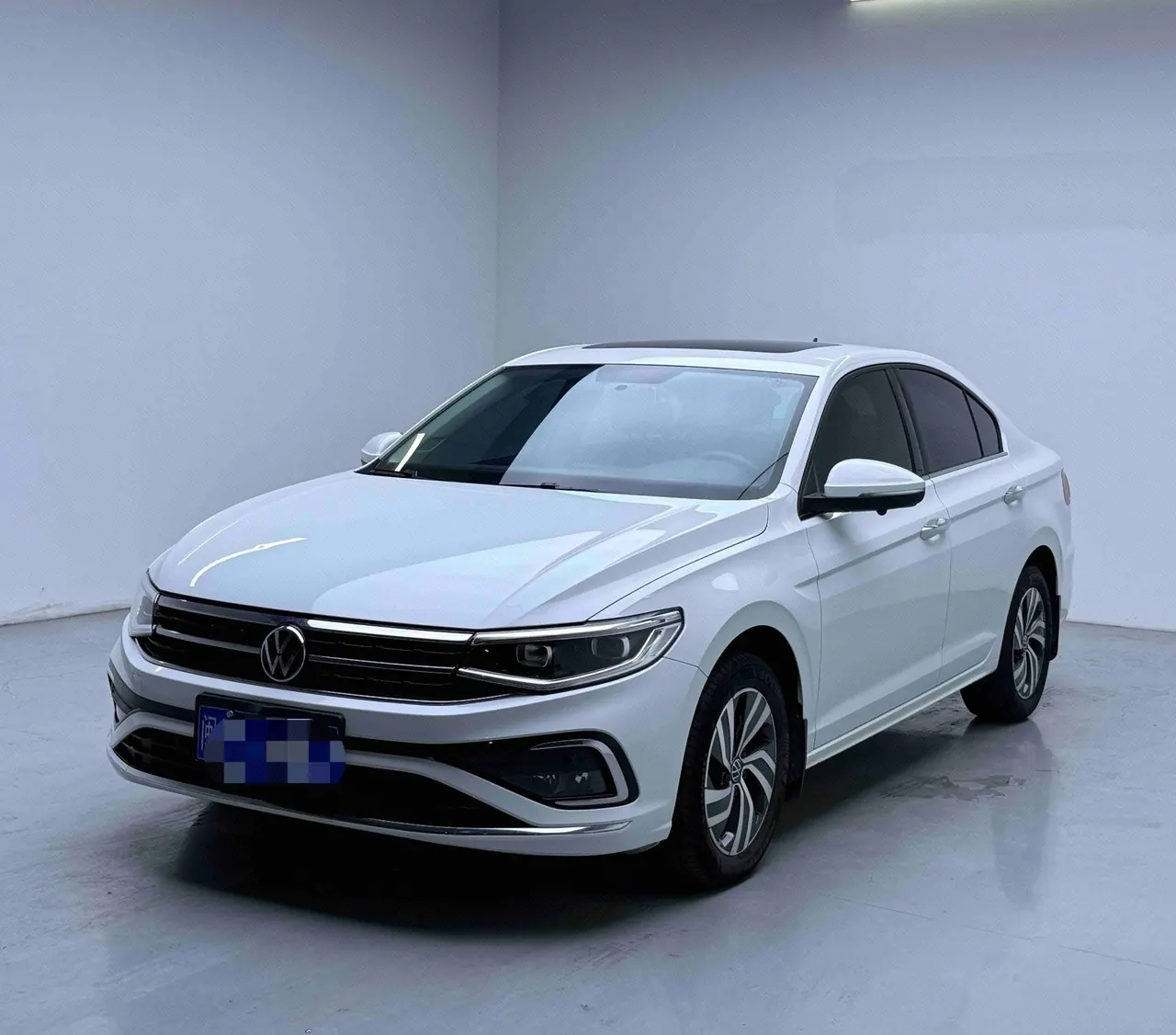 Open image lightbox: Volkswagen 2023 Bora 1.2TSI 200TSI Smart Edition Automatic Gear