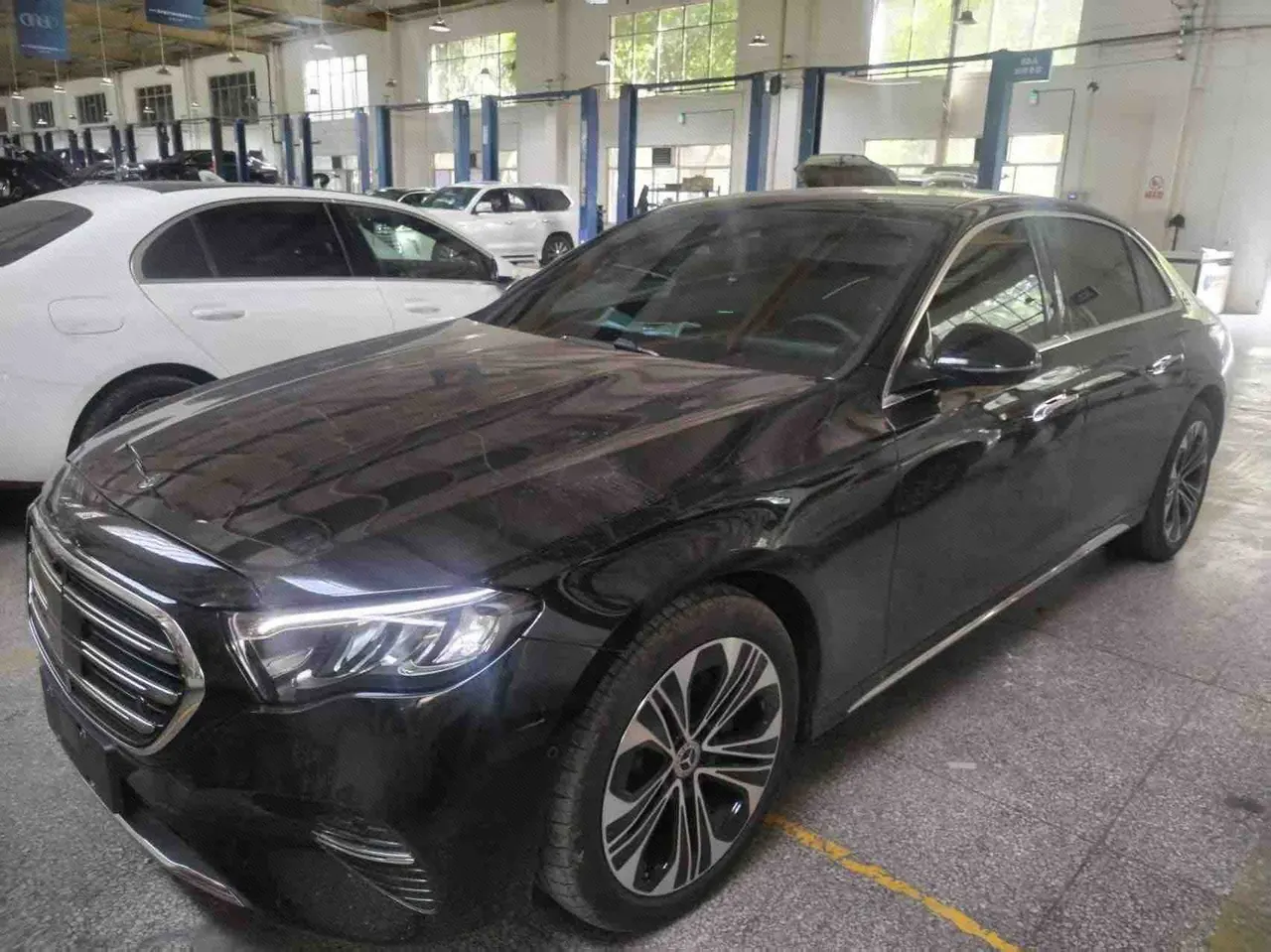 Open image lightbox: Mercedes Benz E Class 2025 E 300 L 48V 2.0T Luxury Automatic Gear
