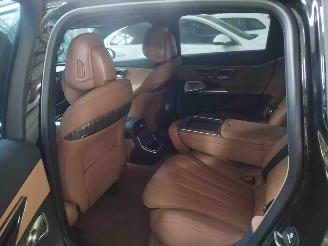 Mercedes Benz E Class 2025 E 300 L 48V 2.0T Luxury Automatic Gear 4