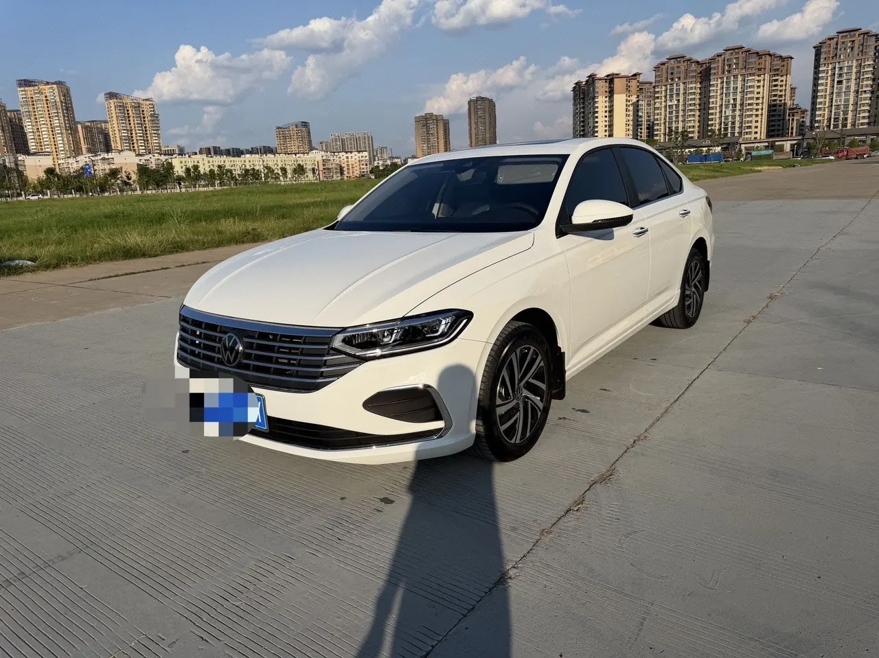 Open image lightbox: Volkswagen 2026 Lavida 1.5TSI 300TSI Full Escape Automatic Gear