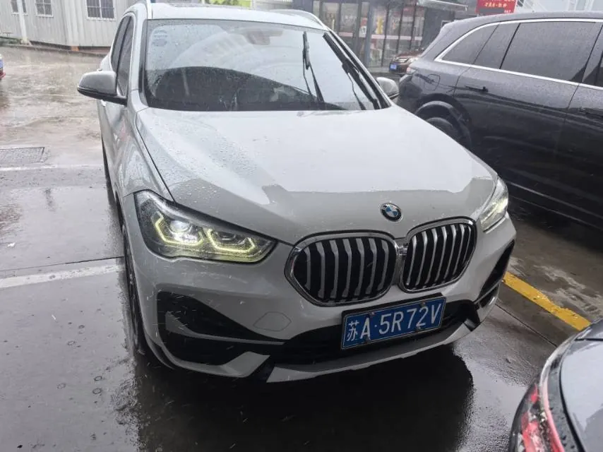 BMW 2020 X1 sDrive20Li 1.5T exclusive automatic gear 3