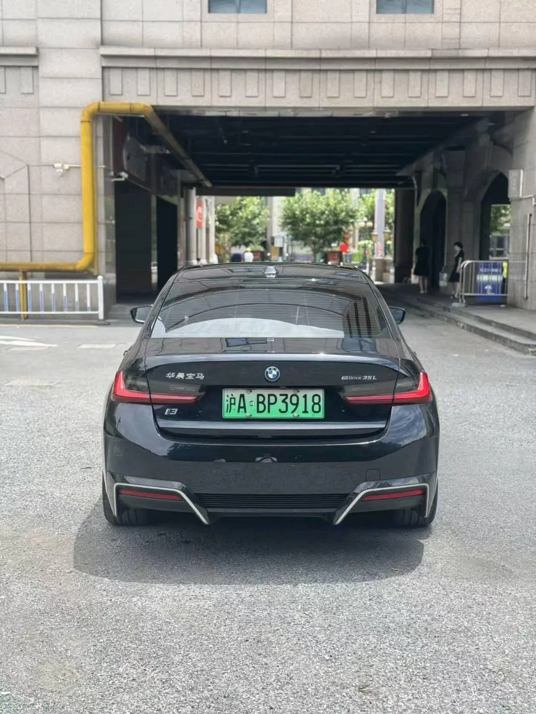 BMW 2022 i3 eDrive 35L automatic gear 4
