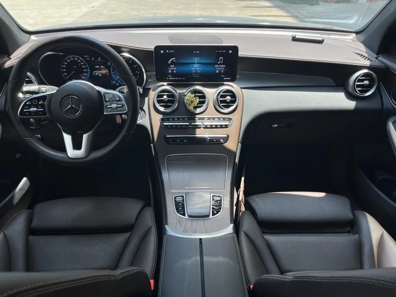 Mercedes Benz 2022 GLC 260 L 4MATIC 2.0T Luxury Automatic 4