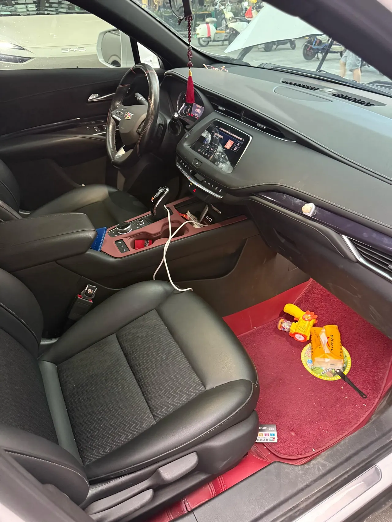 Cadillac 2022 XT4 48V 2.0T 28T Two-Drive Fashion Automatic Gear 3
