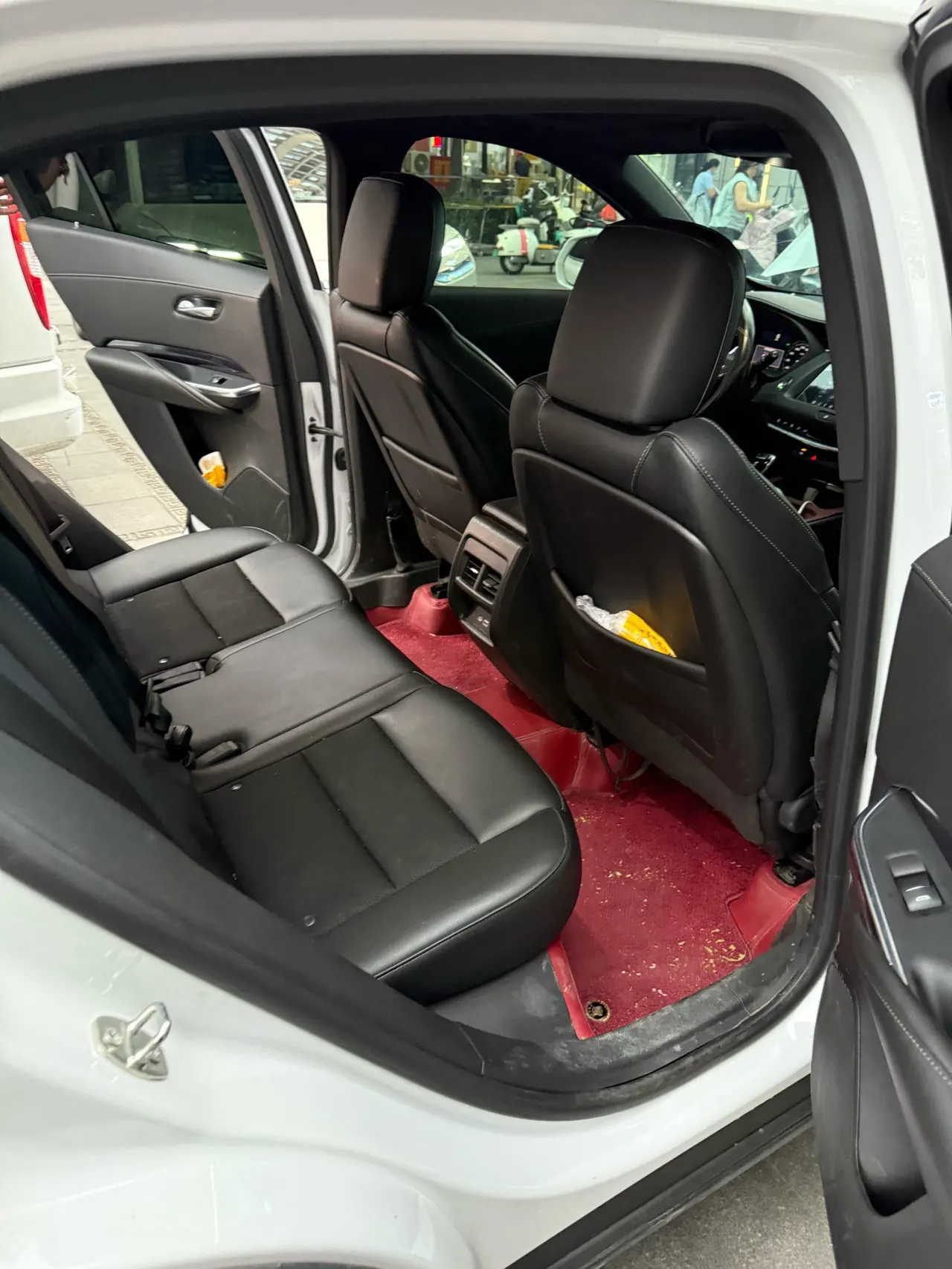 Cadillac 2022 XT4 48V 2.0T 28T Two-Drive Fashion Automatic Gear 5