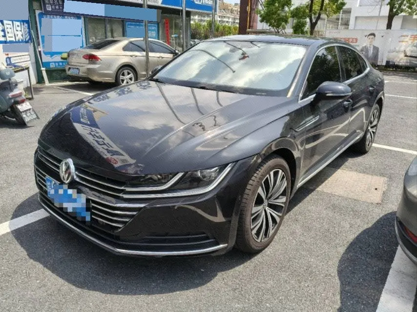 Open image lightbox: Volkswagen 2020 CC 2.0TSI 330TSI beauty version of automatic gear