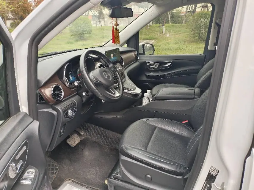 Mercedes Benz V 2021V 260 2.0T Premium Edition Automatic Gear 4
