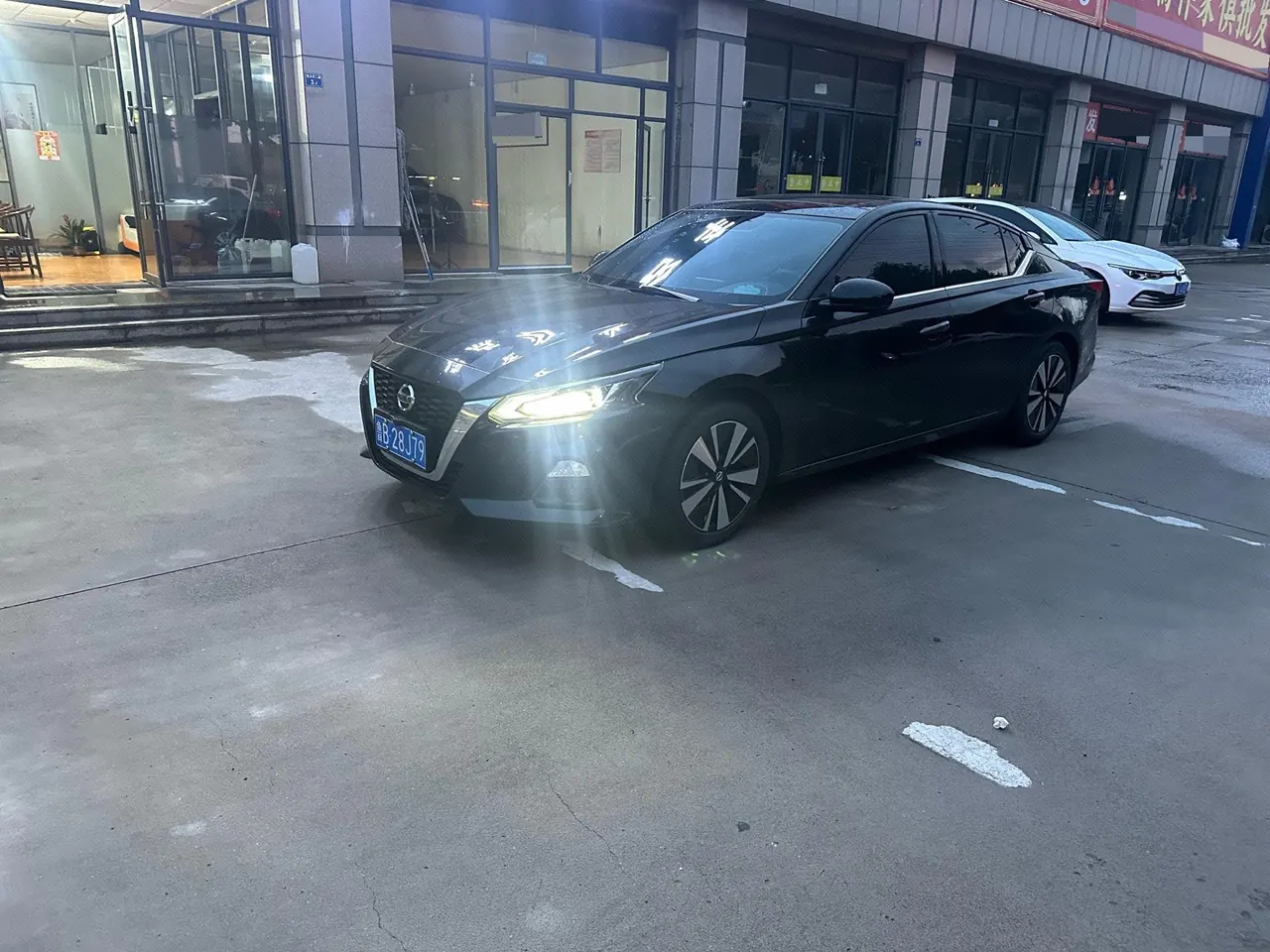打开图片灯箱：Nissan 2021 Teana 2.0 Stepless XL Comfort Edition Automatic Gear