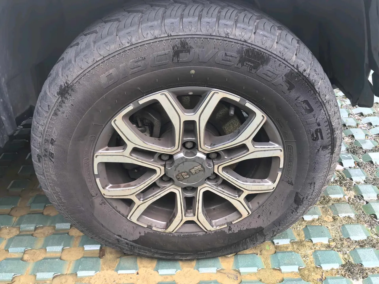 Beijing 2023 BJ40 2.0T 4-wheel drive city hunter version chivalrous automatic gear 5