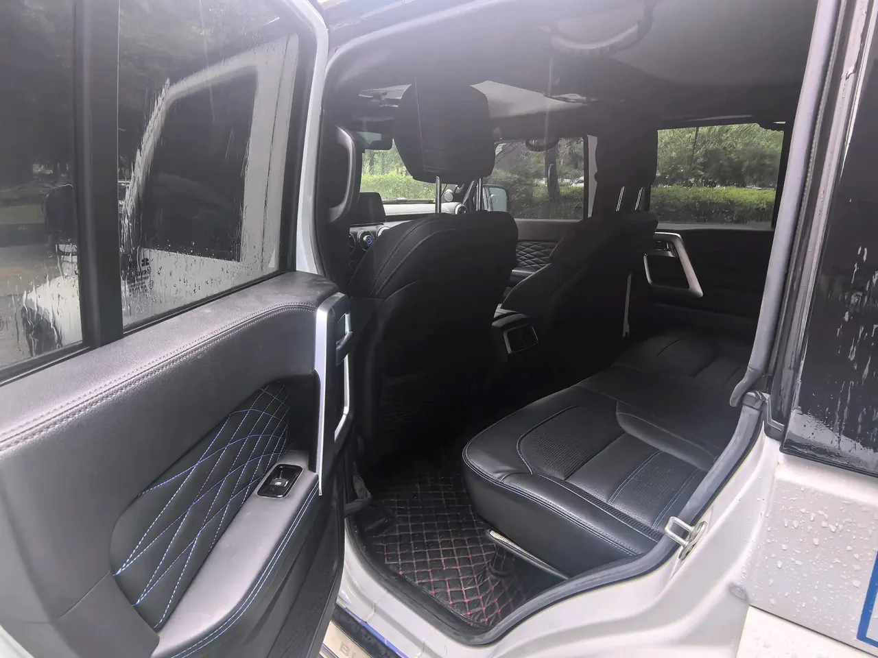 Beijing 2023 BJ40 2.0T 4-wheel drive city hunter version chivalrous automatic gear 6