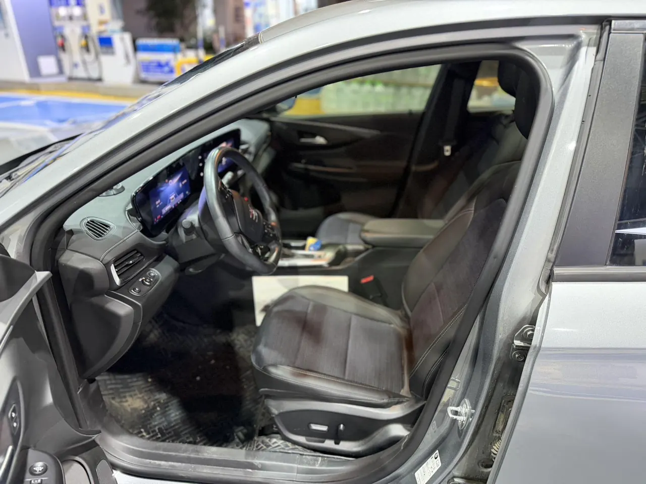 Buick 2022 high-spirited 1.5T stepless smart version of automatic gear 5