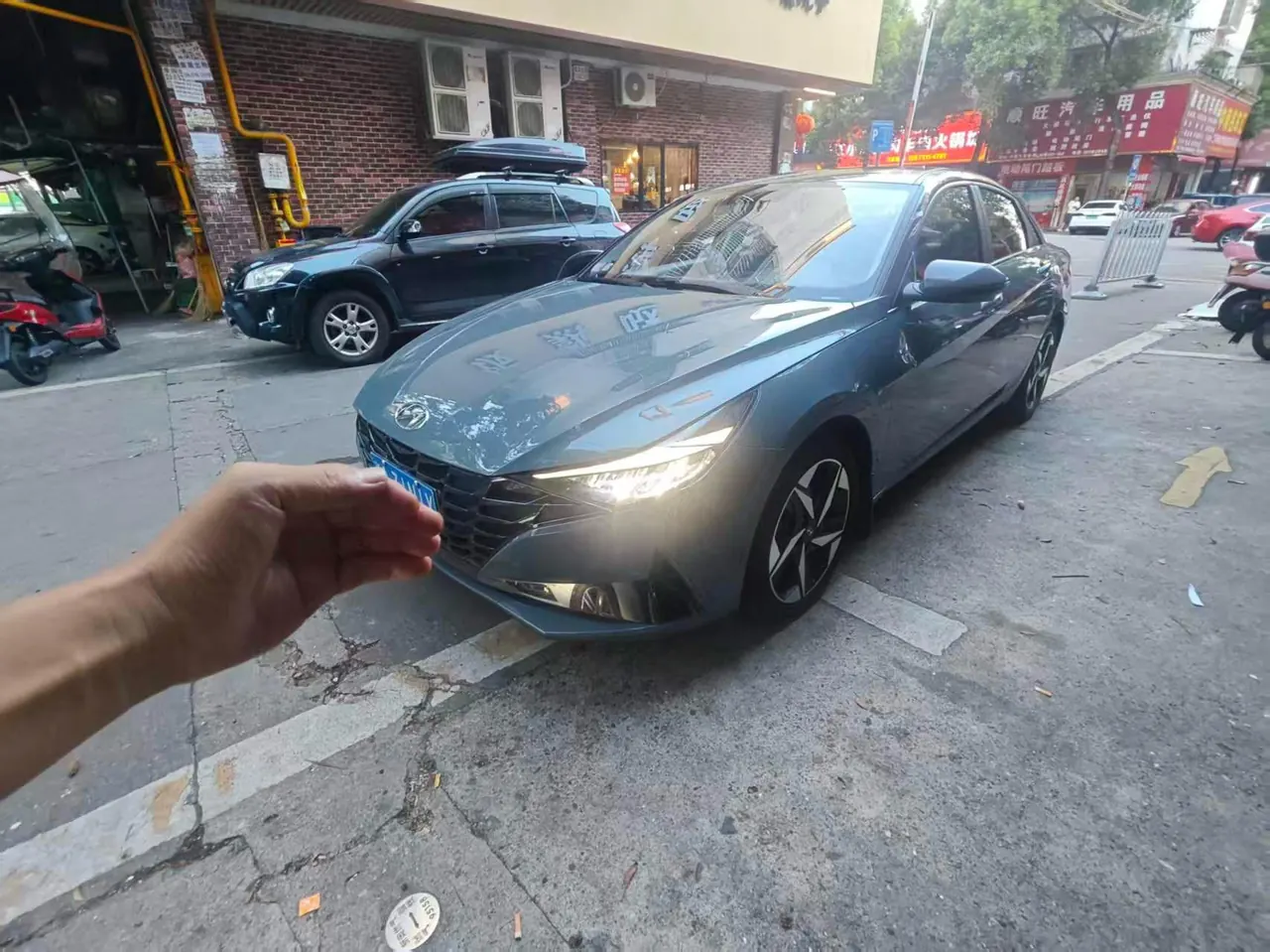 Open image lightbox: Hyundai 2021 Elantra-sedan 1.5 stepless GLX elite automatic gear