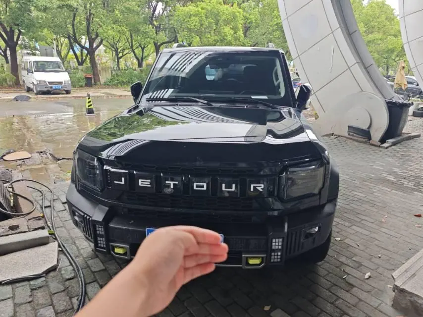 打开图片灯箱:Jetour 2023 Traveler 2.0T Four-Wheel-Drive Cross-Country PRO Automatic