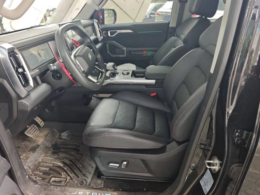 Jetour 2023 Traveler 2.0T Four-Wheel-Drive Cross-Country PRO Automatic 3