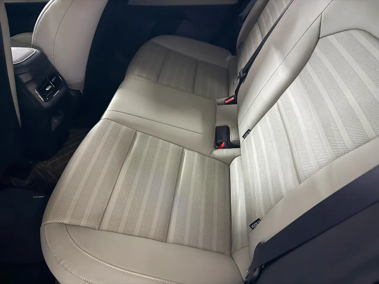 Kia 2023 K3 1.5 Stepless Deluxe Edition Automatic Gear 3